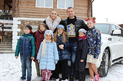 Участники детского хора «Великан» разгромили дом бывшего солиста «Лесоповала»