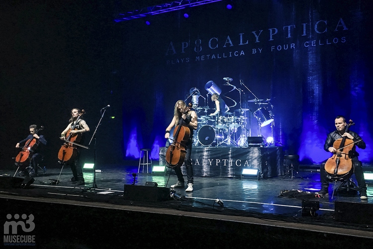 Apocalyptica вновь сыграли Metallica на 4 виолончелях